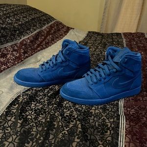 Jordan 1 Retro Blue Suede